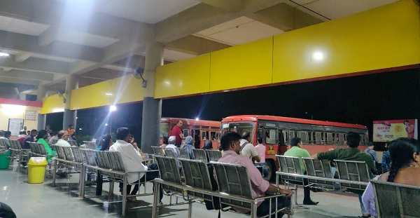 rajapeth bus stand siting area